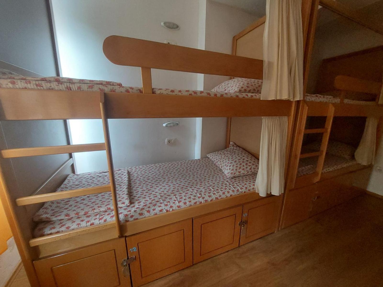 Hostel Valentin 2 Skopje Ngoại thất bức ảnh