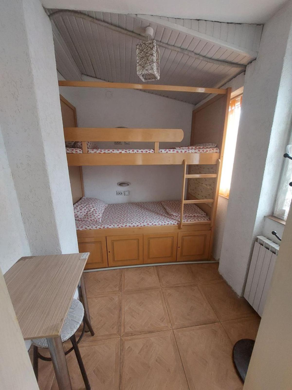 Hostel Valentin 2 Skopje Ngoại thất bức ảnh