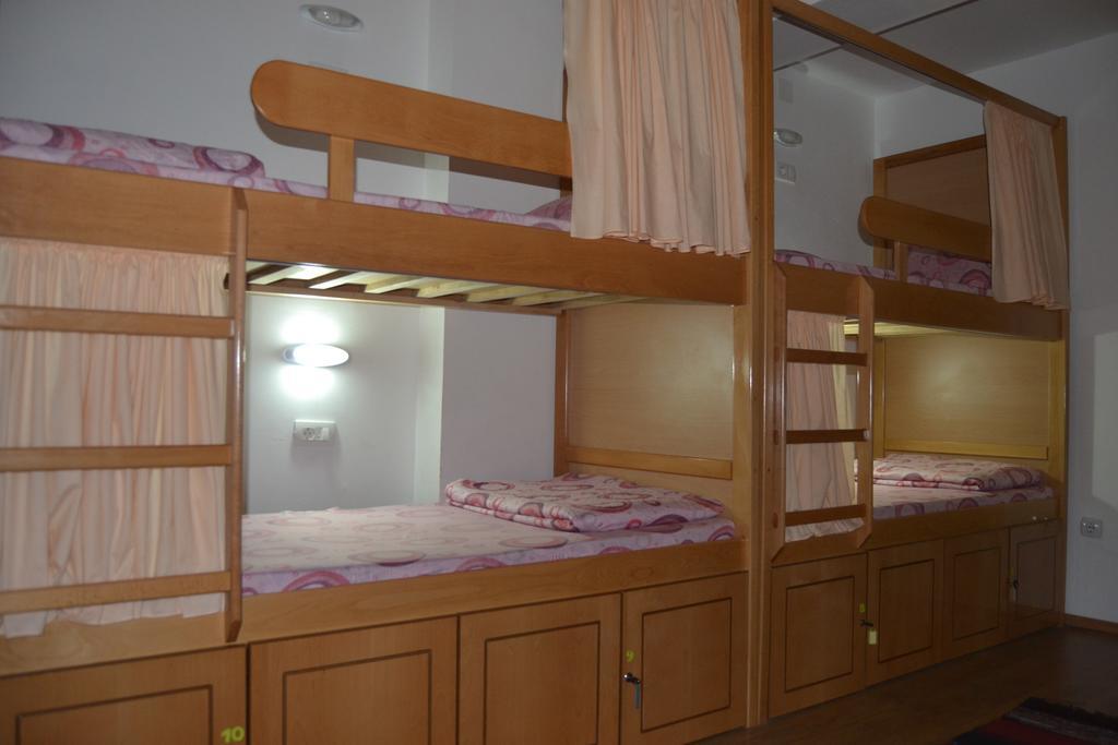 Hostel Valentin 2 Skopje Phòng bức ảnh