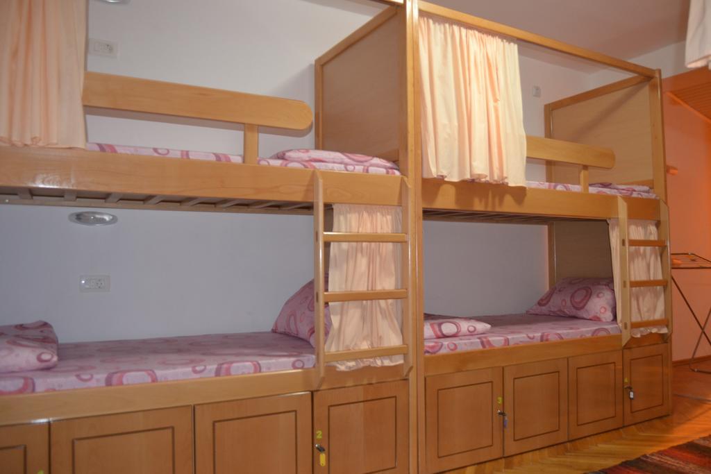 Hostel Valentin 2 Skopje Phòng bức ảnh