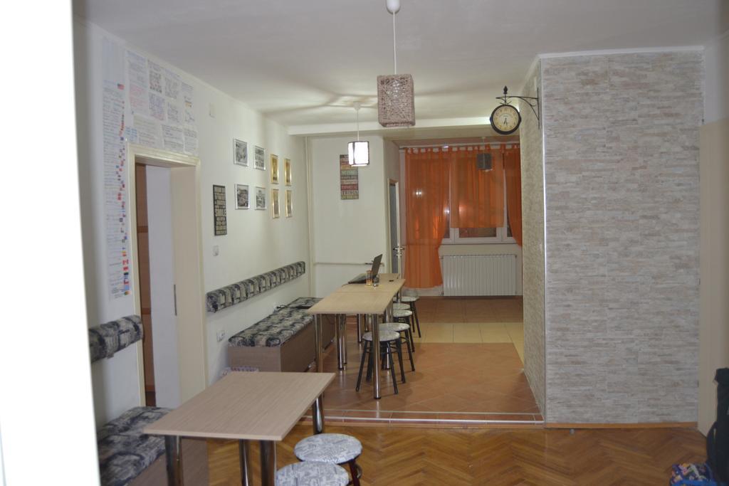 Hostel Valentin 2 Skopje Ngoại thất bức ảnh
