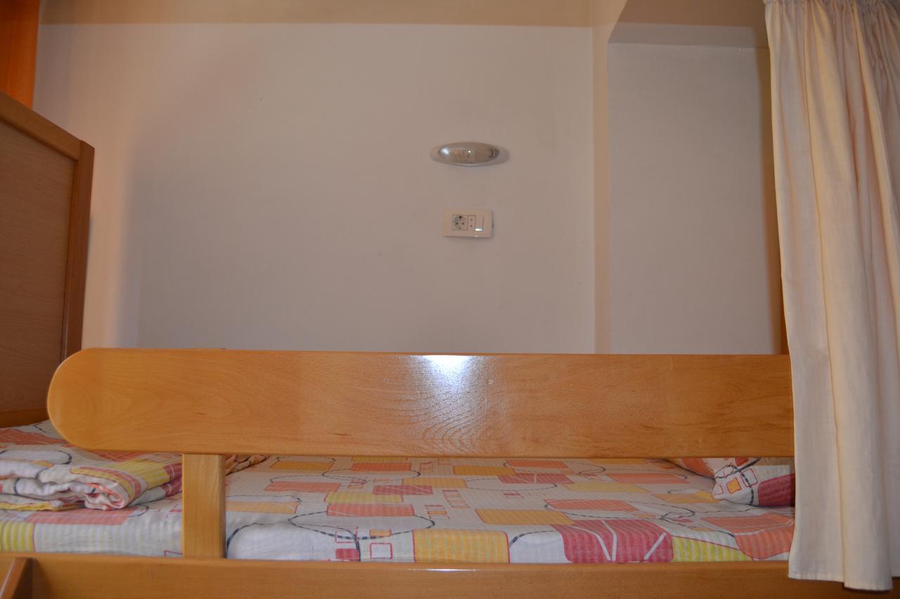 Hostel Valentin 2 Skopje Ngoại thất bức ảnh