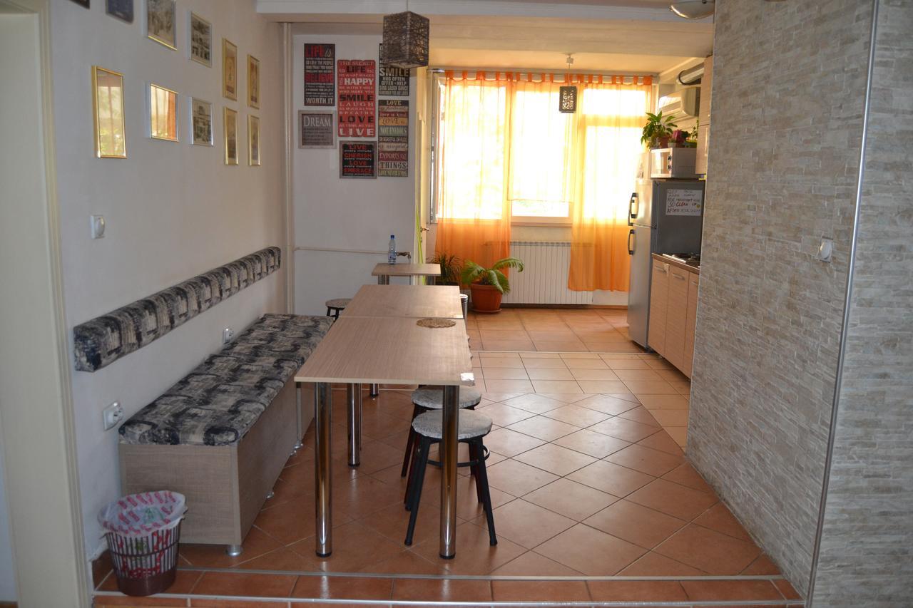 Hostel Valentin 2 Skopje Ngoại thất bức ảnh