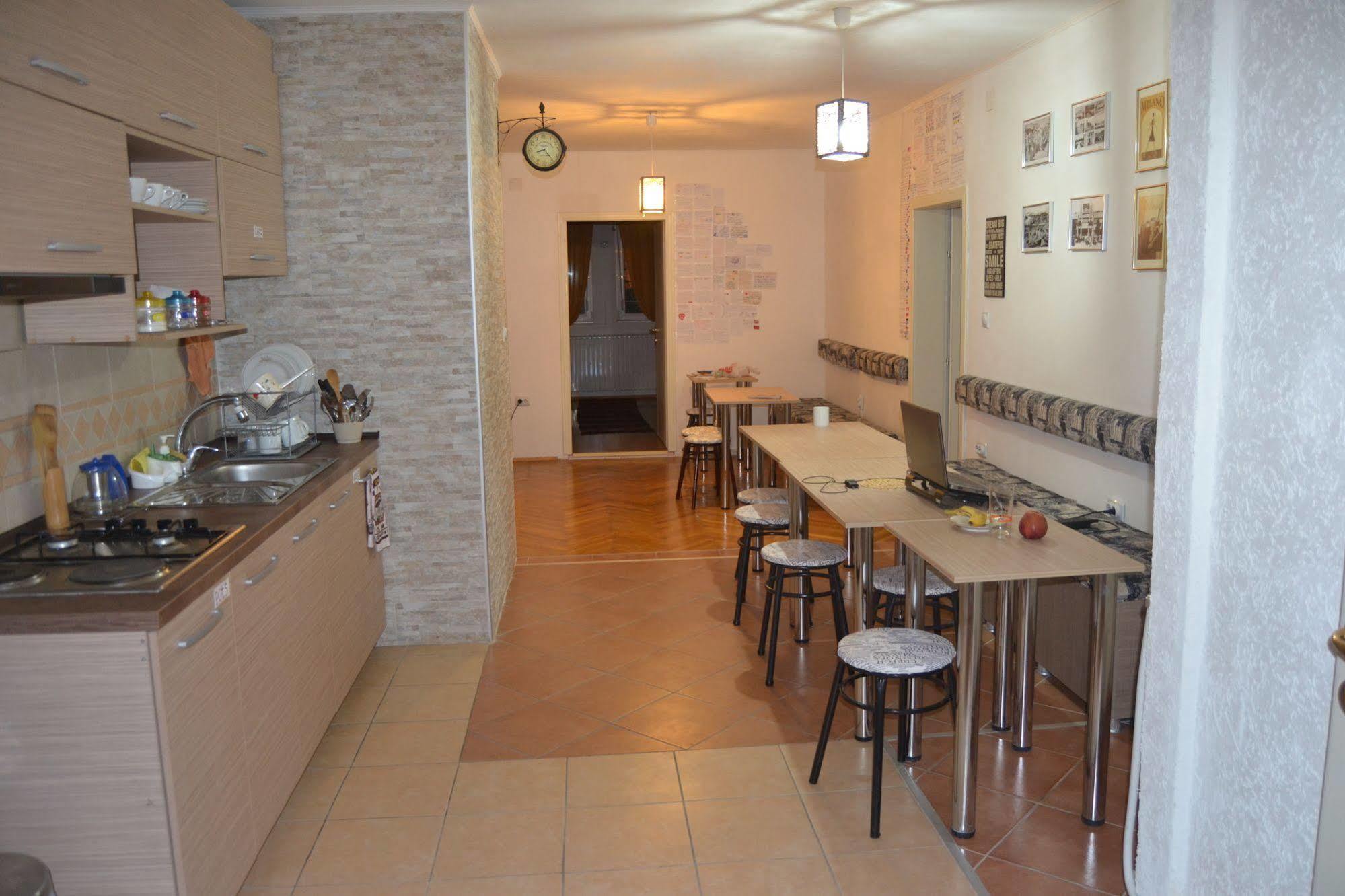 Hostel Valentin 2 Skopje Ngoại thất bức ảnh