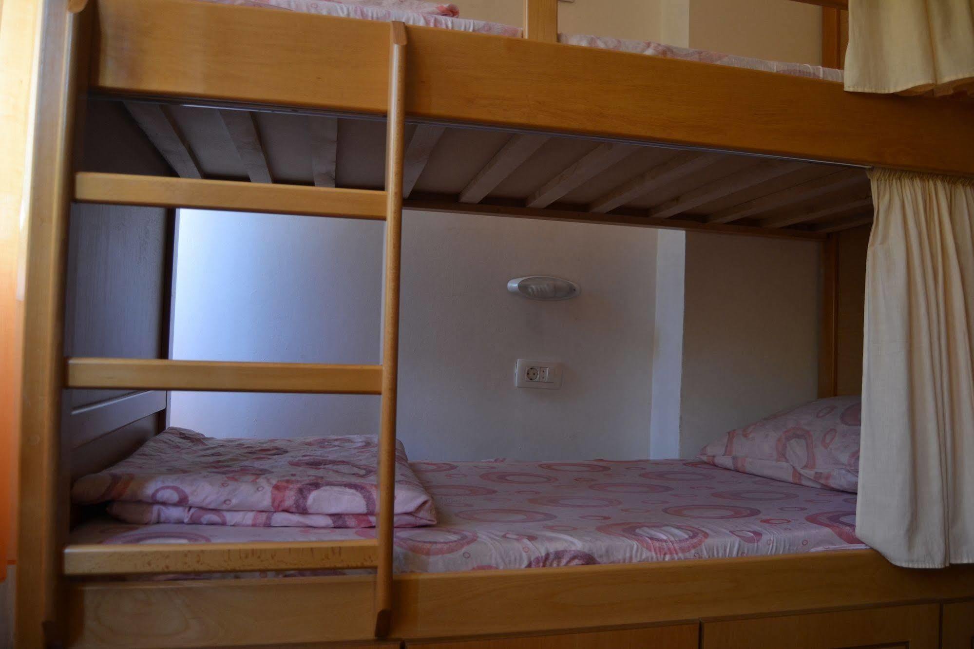 Hostel Valentin 2 Skopje Ngoại thất bức ảnh