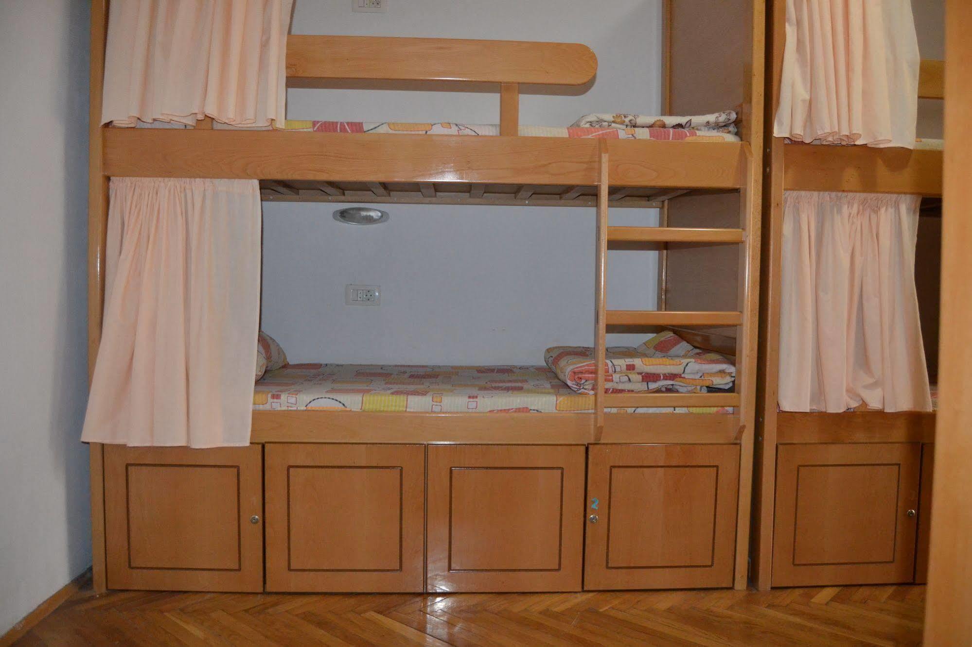 Hostel Valentin 2 Skopje Ngoại thất bức ảnh