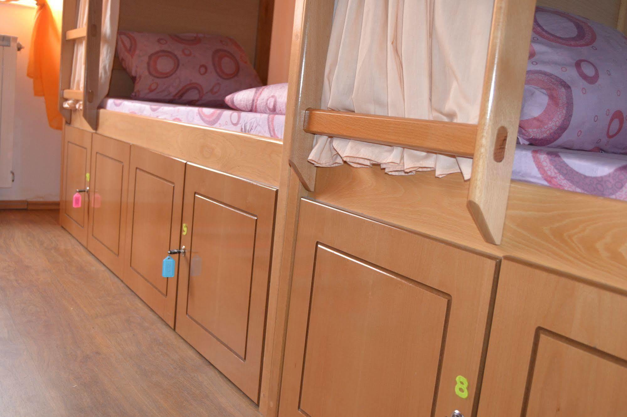 Hostel Valentin 2 Skopje Ngoại thất bức ảnh