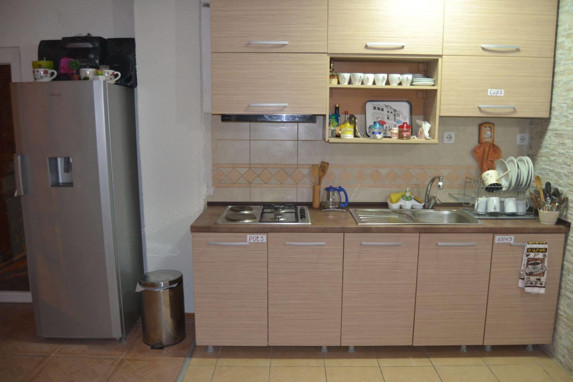Hostel Valentin 2 Skopje Ngoại thất bức ảnh