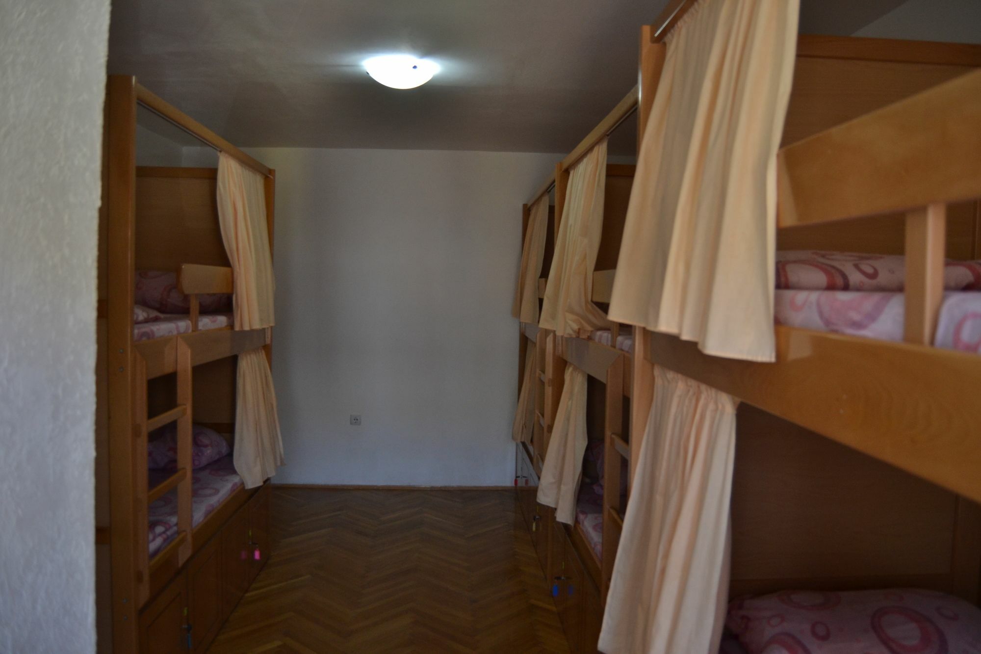 Hostel Valentin 2 Skopje Ngoại thất bức ảnh